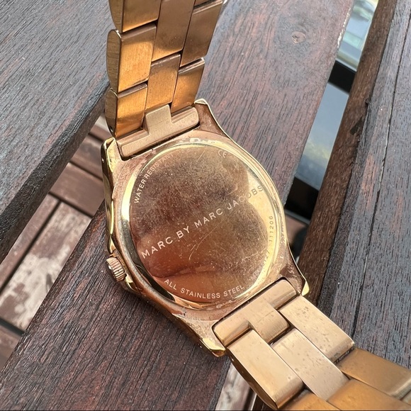 Marc Jacobs gold / bronze watch - Picture 3 of 4